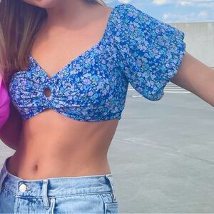 WILD FABLE BLUE FLORAL CROP TOP
